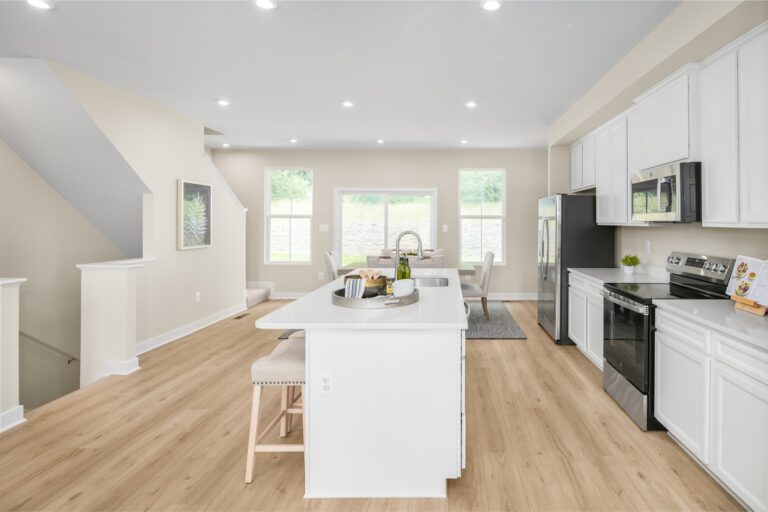 Stunning Open-Concept Eat-In Kitchen with Dining Area & Windows in Overture Model Home Scenic Ridge | Pittsburgh New Home Connection